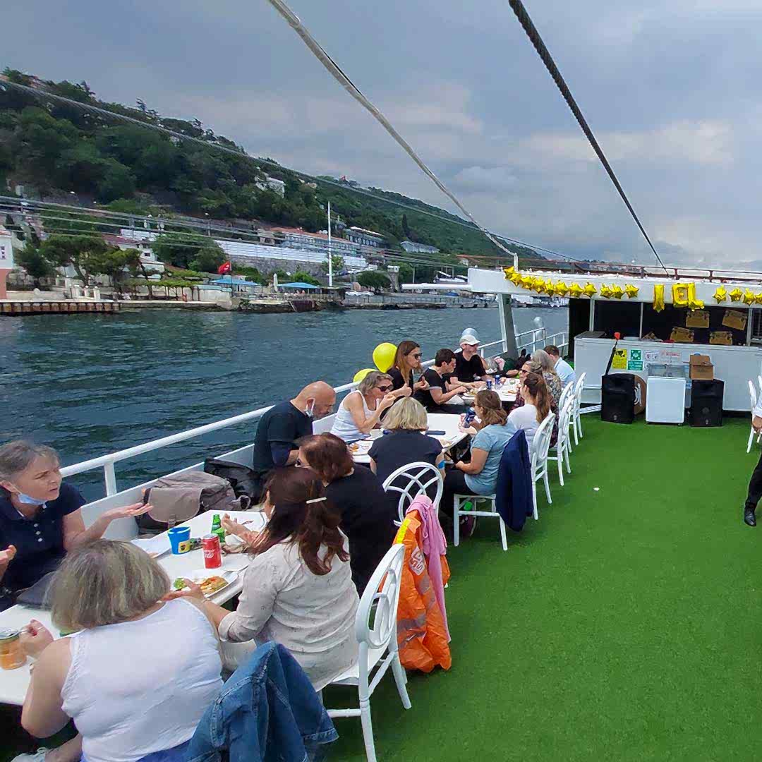 Teknede Şirket Toplantısı