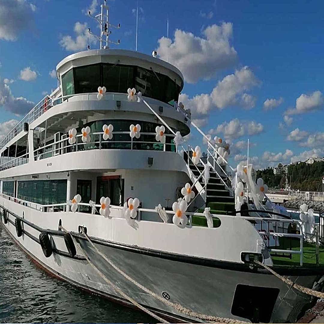 Teknede 300 Kişilik Şirket Yemeği